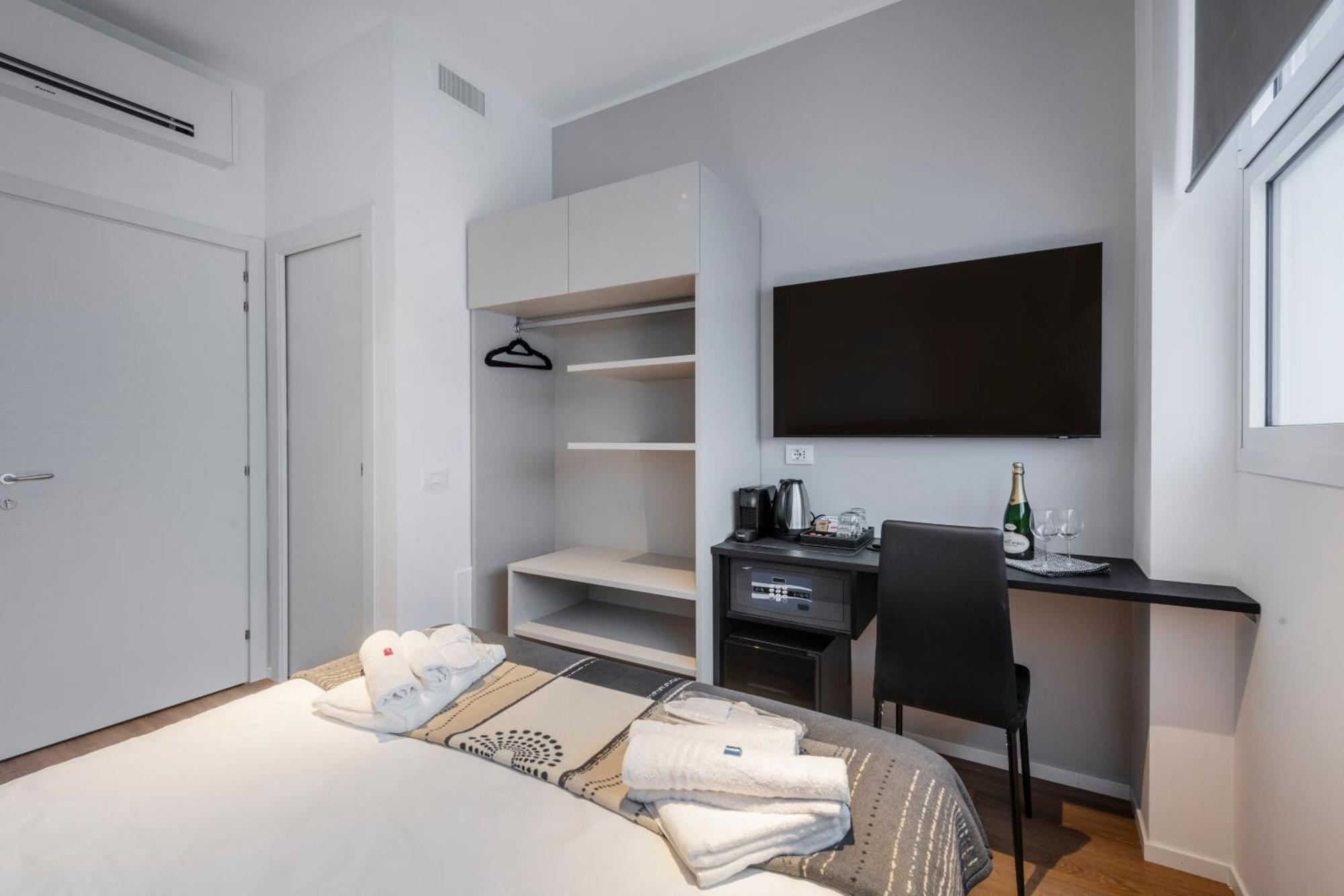 Bnbutler - Inbrera Suites - Giulianova, 1 Milán Exterior foto