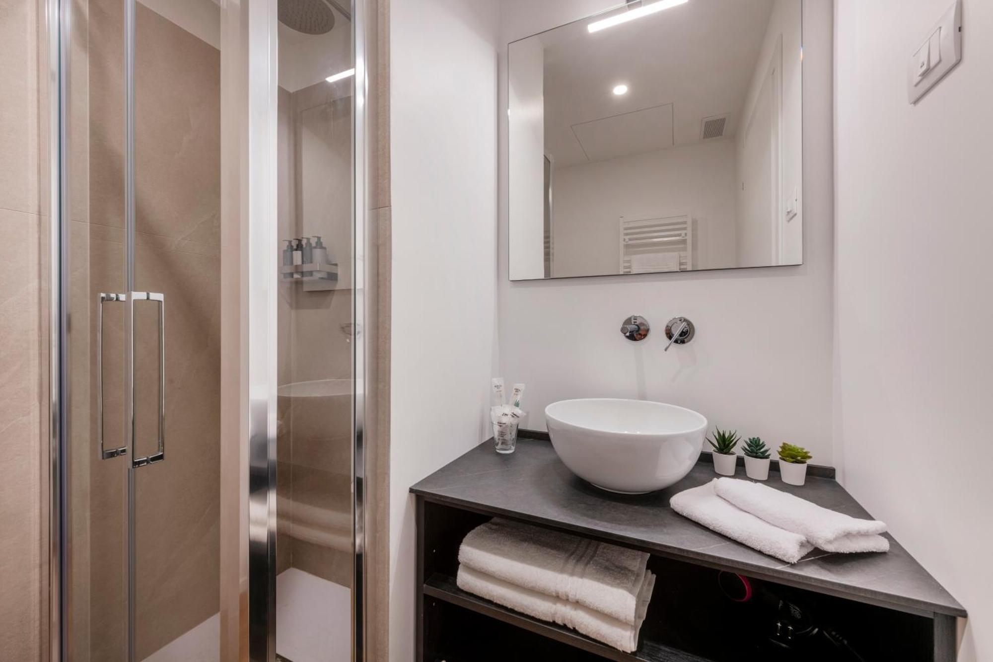 Bnbutler - Inbrera Suites - Giulianova, 1 Milán Exterior foto